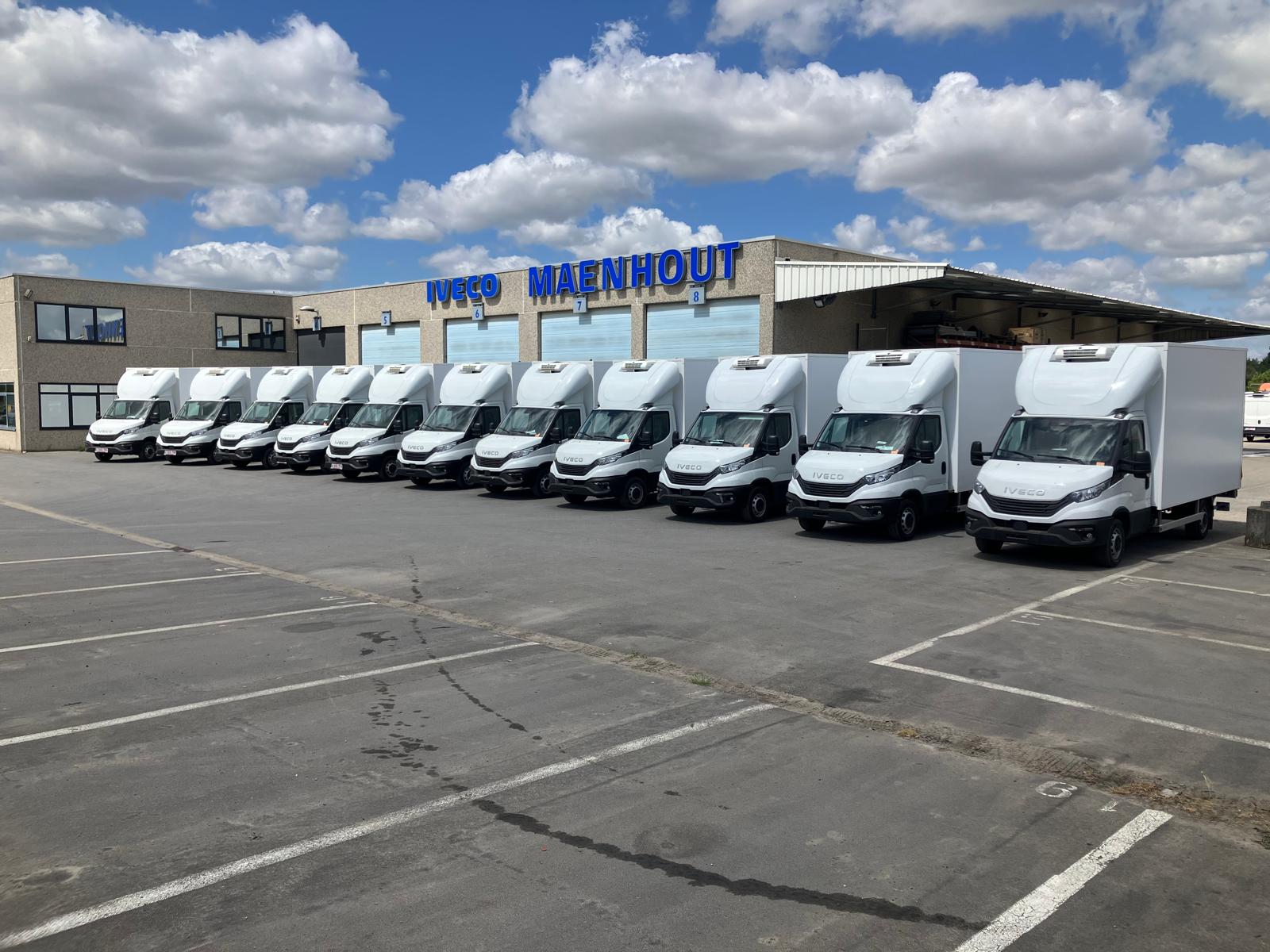 Maenhout Automotive mocht 20 IVECO Daily's met laadklep afleveren aan Verdel!