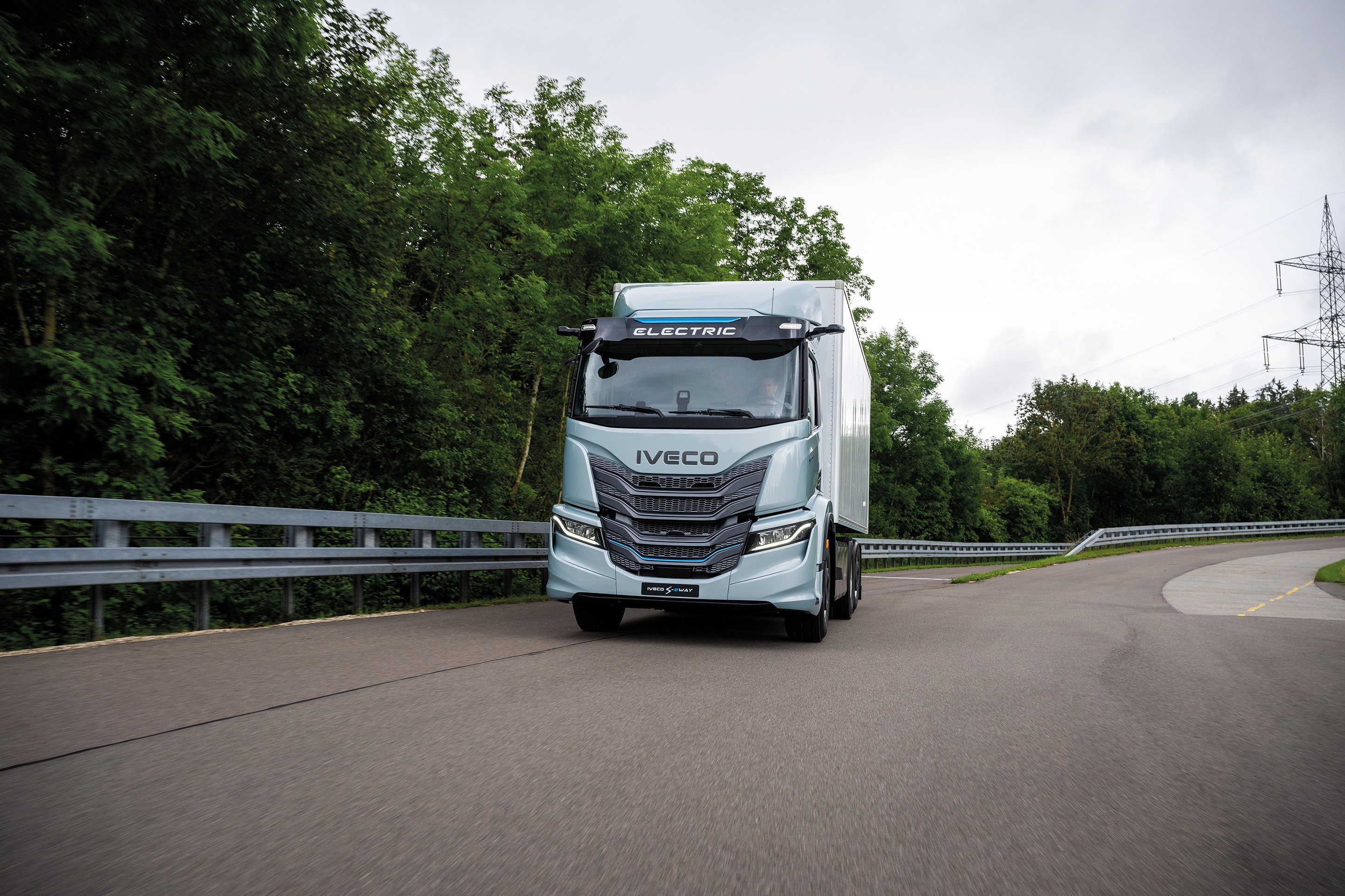 IVECO breidt het elektrische zware voertuigengamma uit met de nieuwe IVECO SeWay Rigid