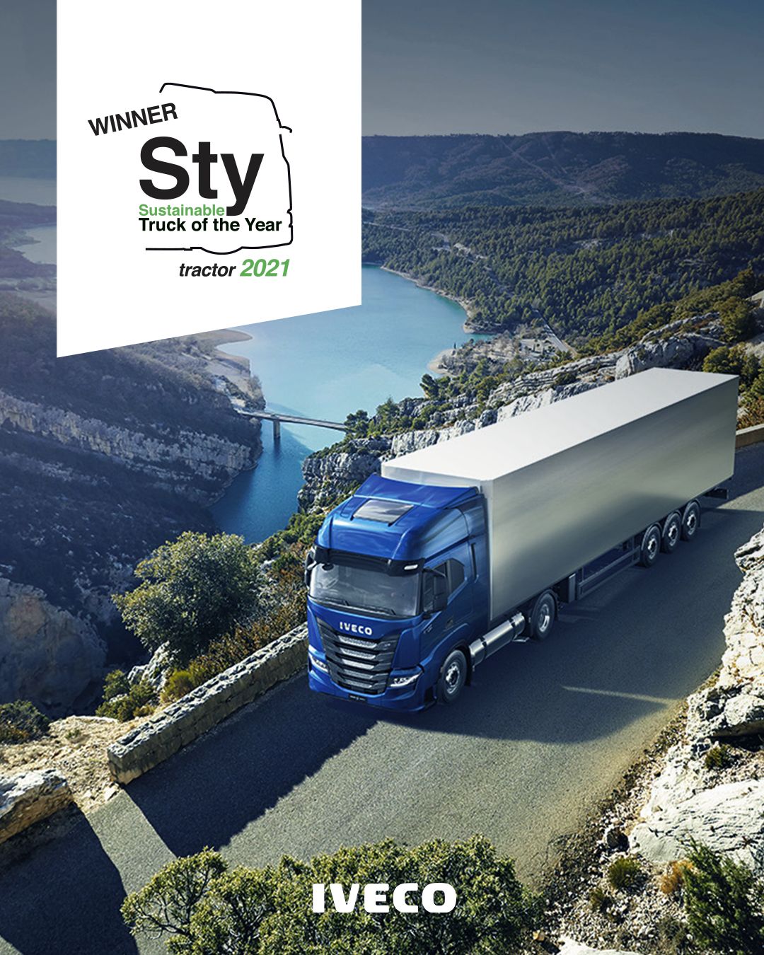 IVECO S-Way NP 460 LNG wint Sustainable Truck of the Year 2021 award