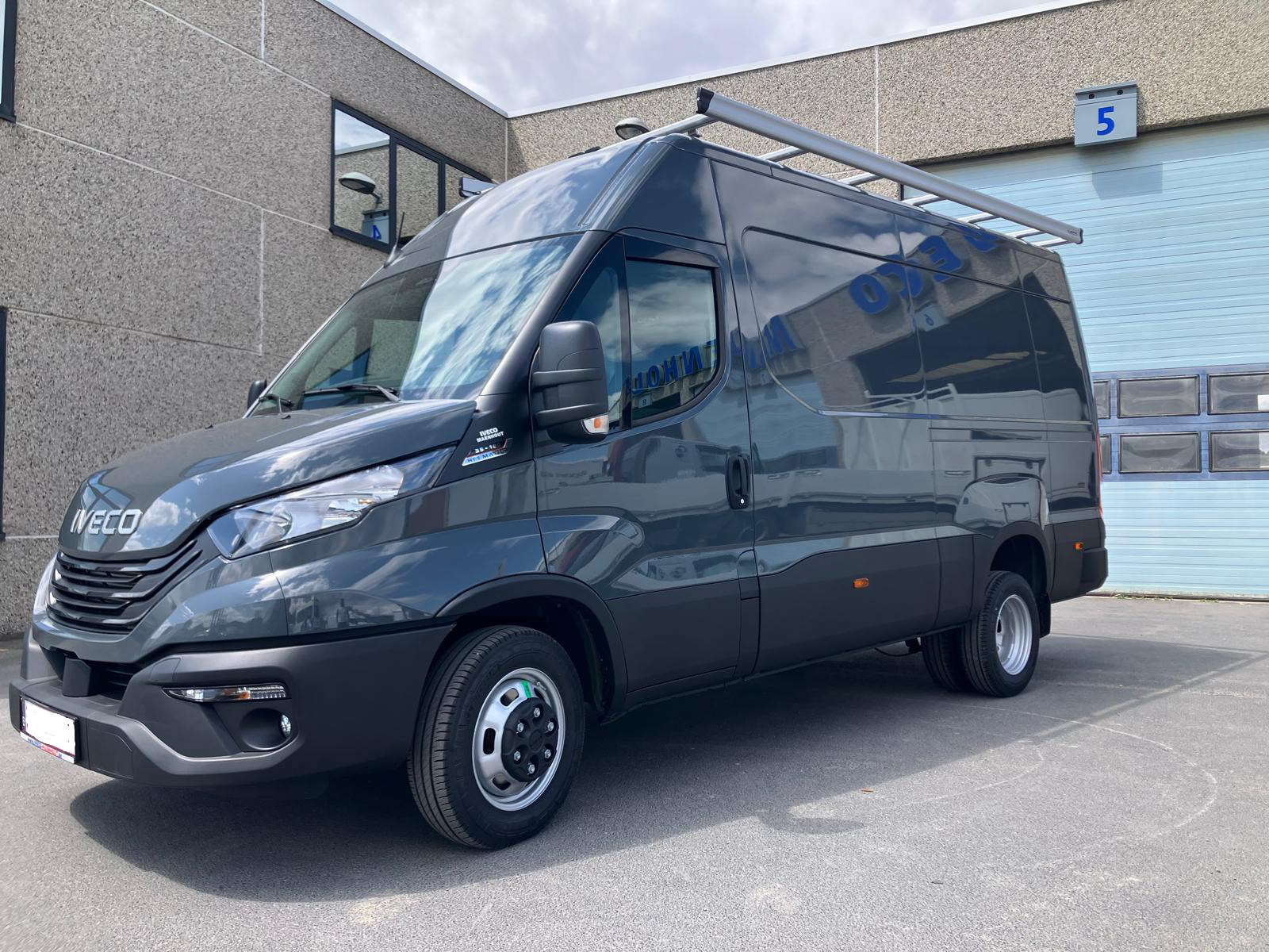 Carreaux kiest voor een gesloten bestelwagen!