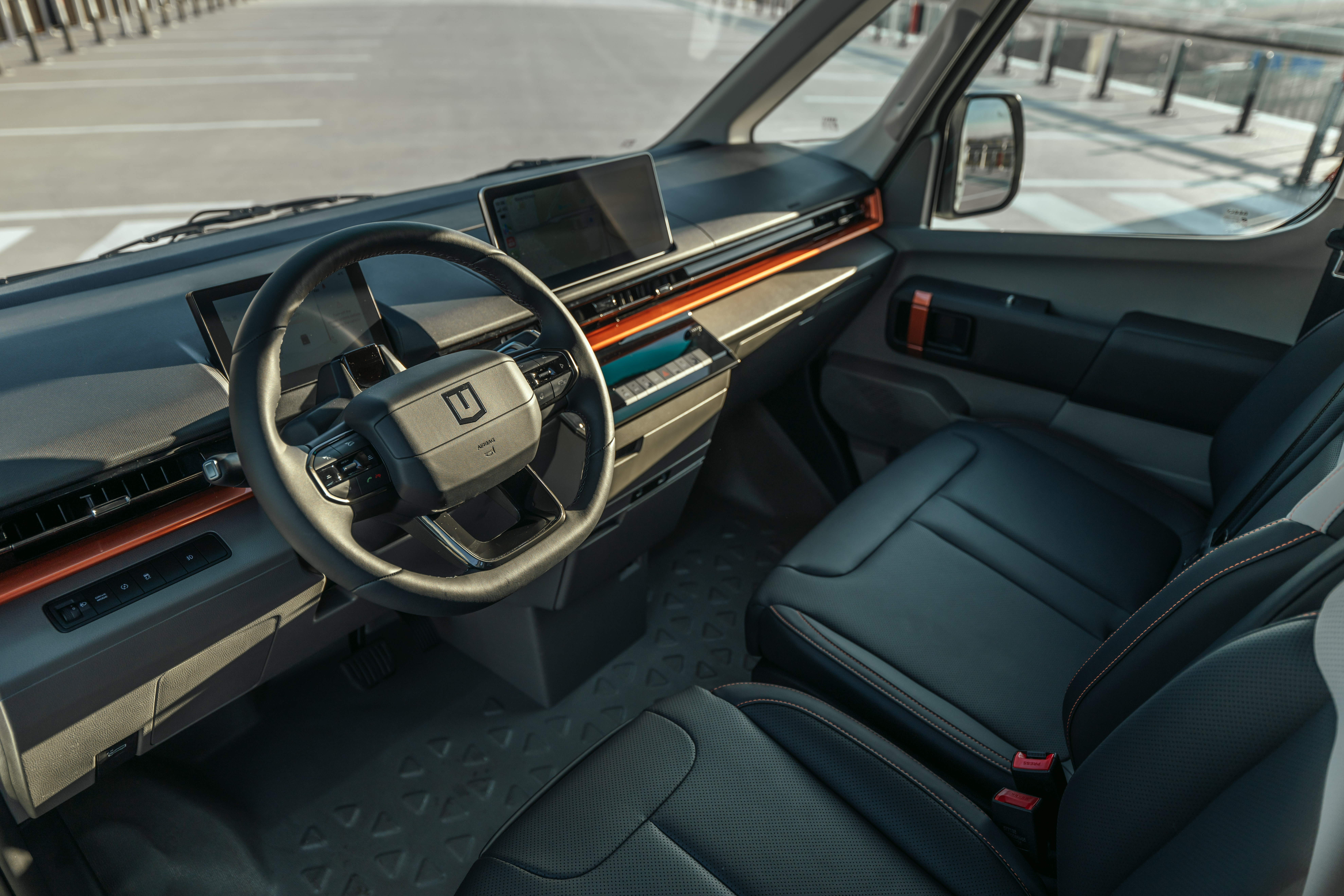 SuperVan Meer Laadruimte Meer Comfort Maximale Productiviteit SuperVan Meer Laadruimte Meer Comfort Maximale Productiviteit