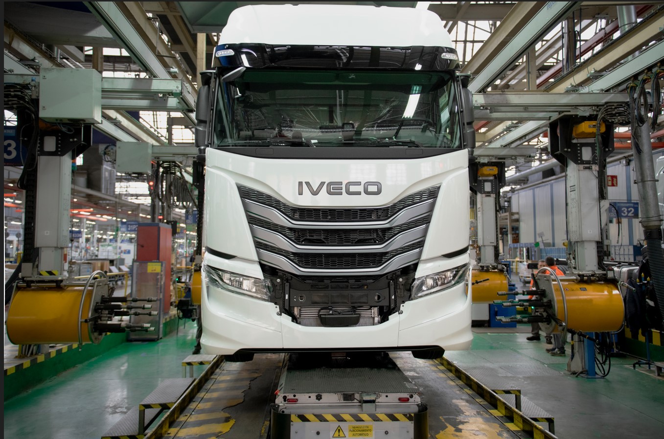 Heavy truckfabriek in Madrid: het kloppend hart van IVECO’s wereldwijde productie van zware vrachtwagens, waar elke truck een op maat gemaakte innovatie is