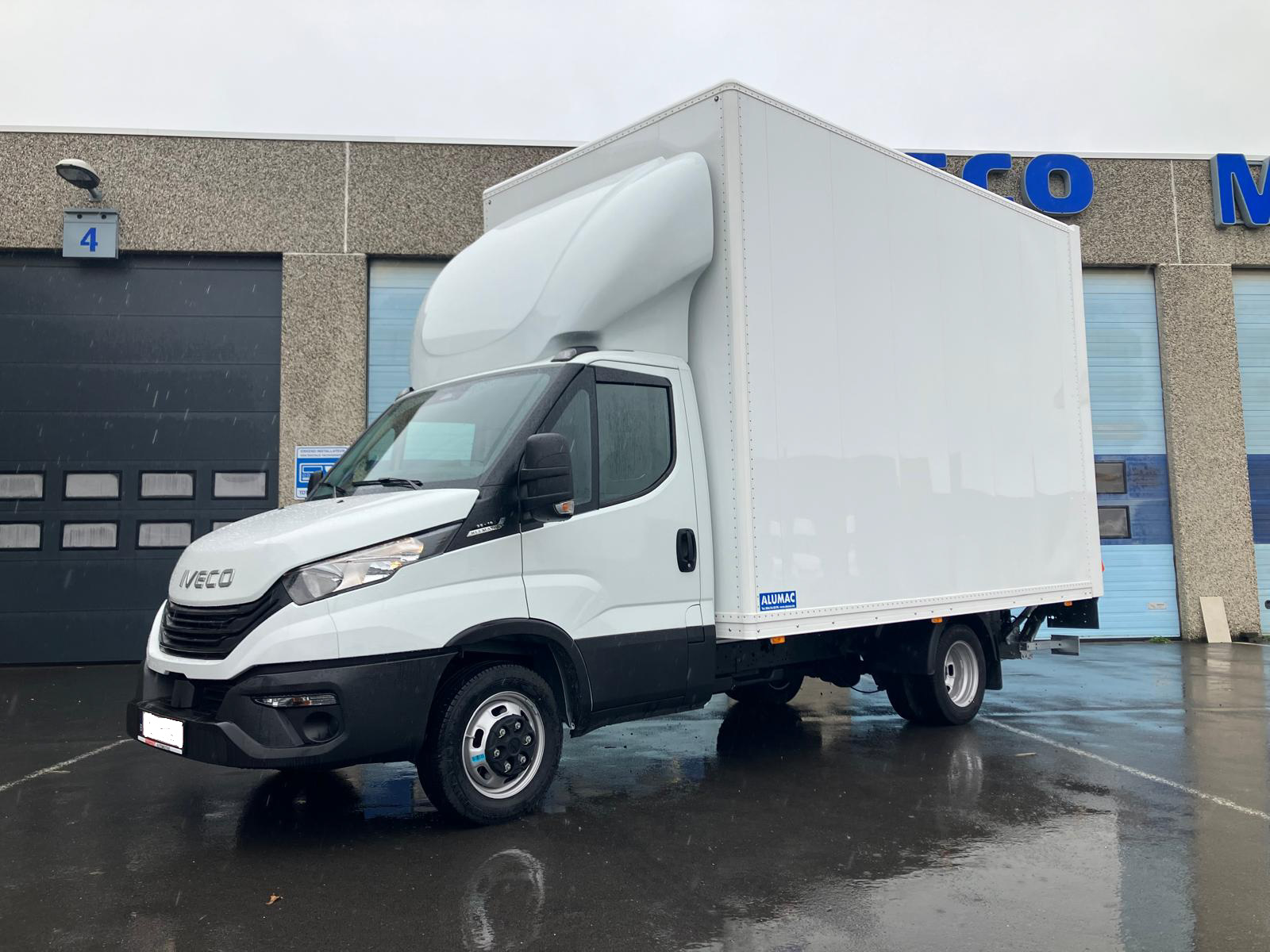 Medix Laboratoires kiest voor een IVECO Daily met aangepaste laadbak!