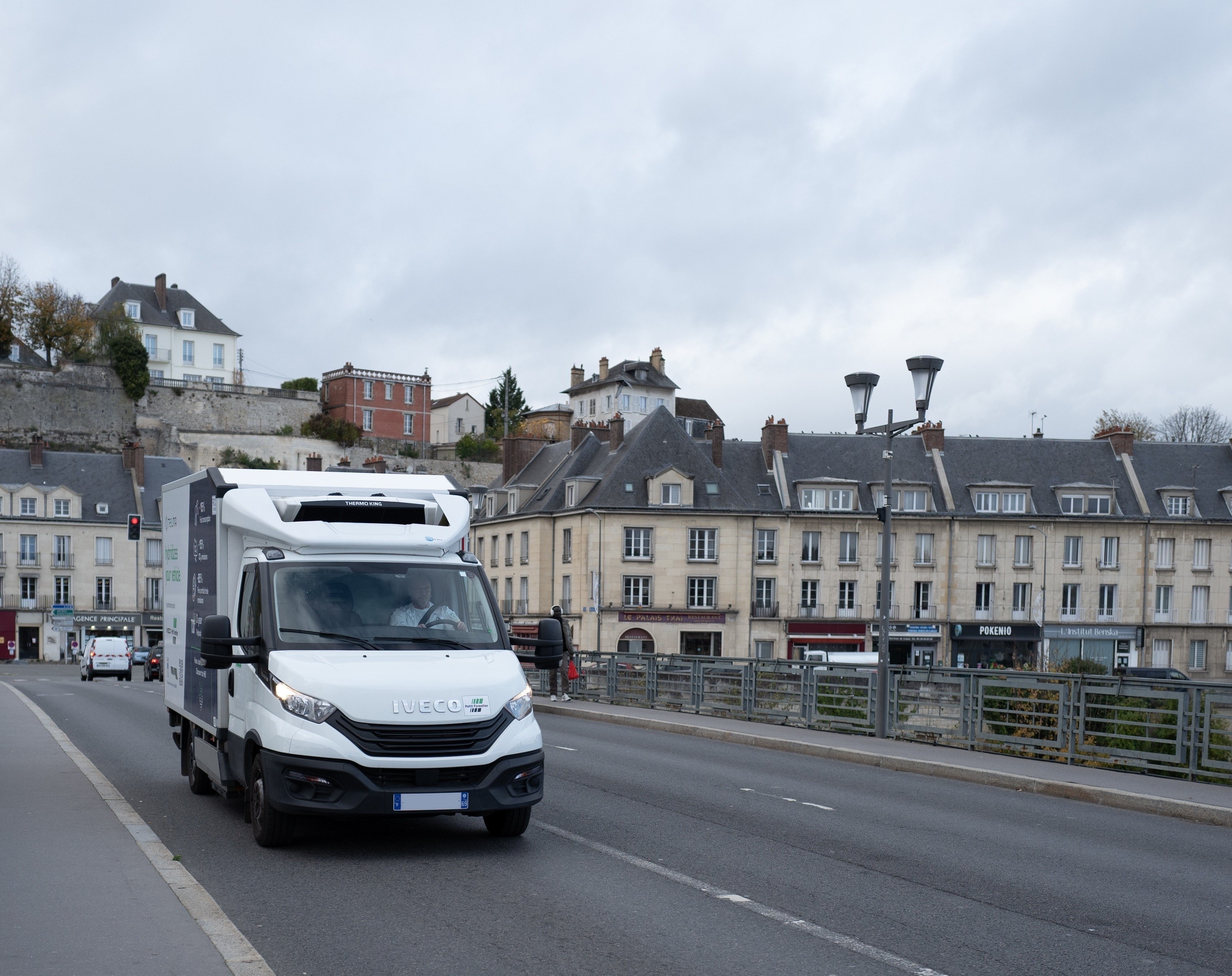 TELMA, IVECO en Petit Forestier Group bundelen hun krachten rond het hybride inductieremsysteem: een innovatie die remkracht omzet in bruikbare energie.